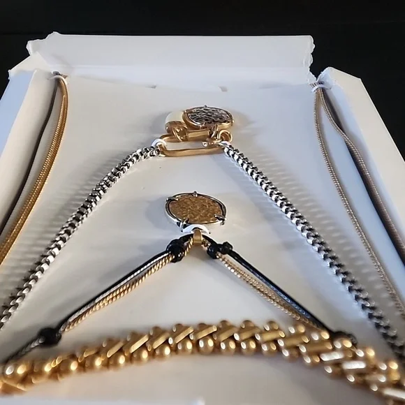 ZARA Pack of 3 Medallion Horn Neckaces - Picture 11 of 13